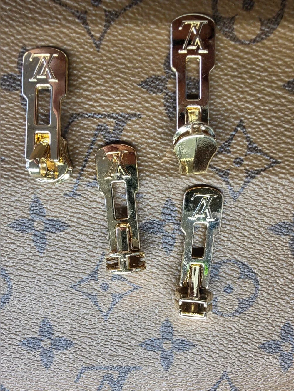Louis Viutton Zipper Pulls